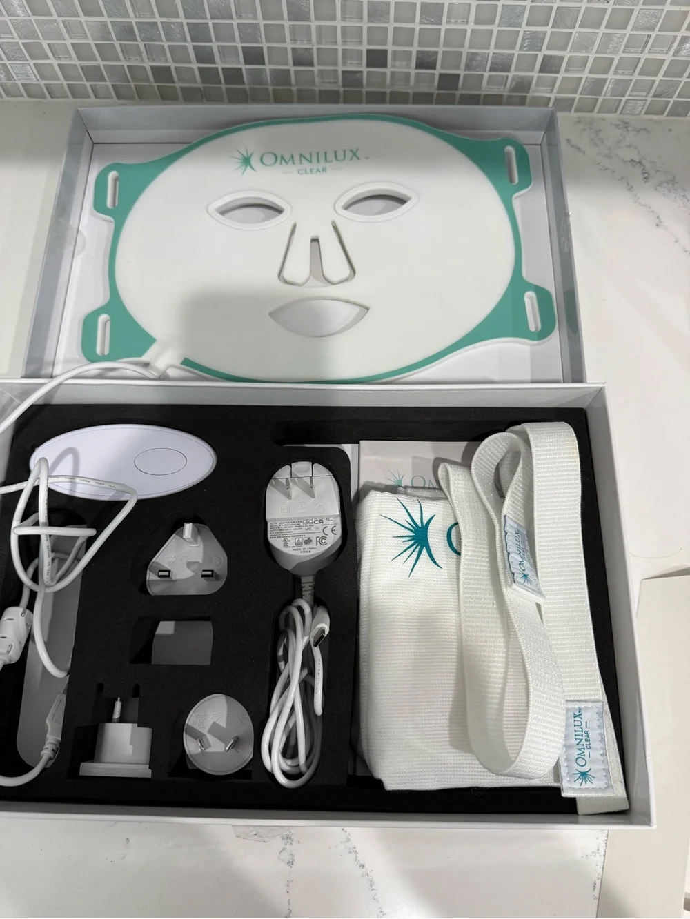 NIB Omnilux Contour Face LED Madk Device